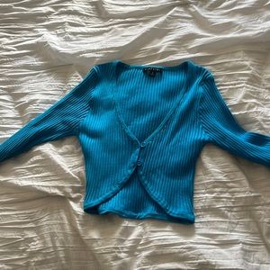 Blue long sleeve crop top